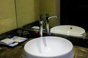 هتل Zhuhai Liuhe Holiday