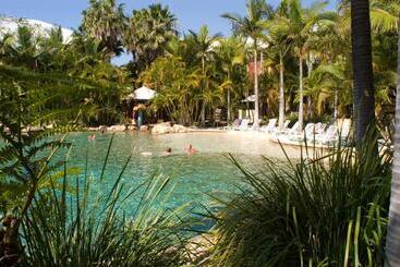 هتل Diamond Sands Resort