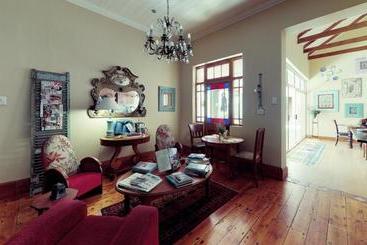 پانسیون Acorn Guest House