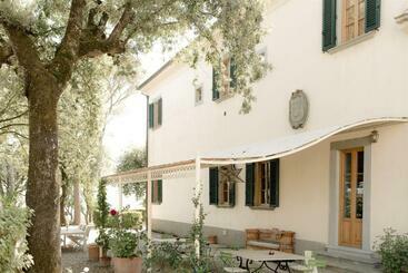 فندق Villa De  Ricci Rignana Di Sveva Rocco Di Torrepadula