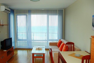هتل Alex Beach