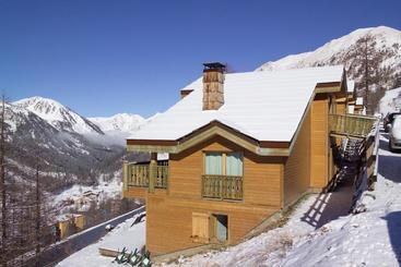 Madame Vacances Les Chalets D Isola