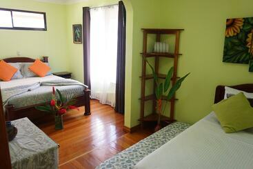 هتل Inn Jimenez