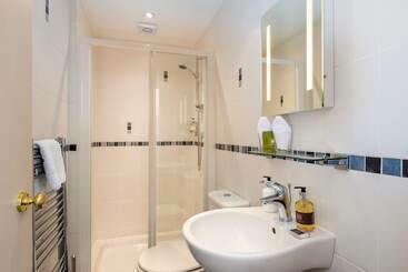تختخواب و صبحانه 2 Cambridge Villas