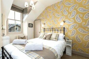 تختخواب و صبحانه 2 Cambridge Villas