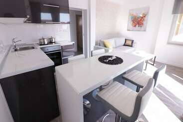 پانسیون Apartments & Rooms Danivan Pool Villas B