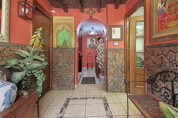 مسافرخانه Apartamentos La Miga