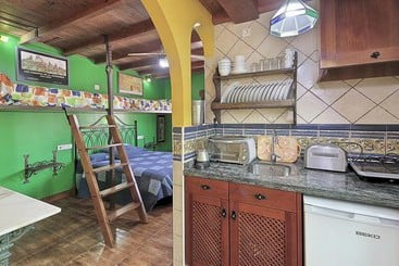 مسافرخانه Apartamentos La Miga