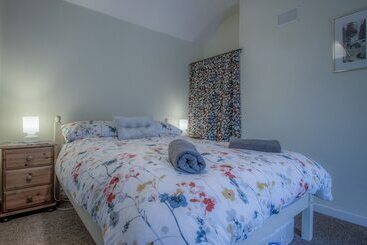 Poppy Cottage  3 Bed Cottage  Pembroke