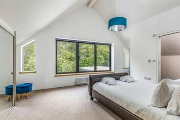 West Sussex Home By The Sea  Great For Goodwood