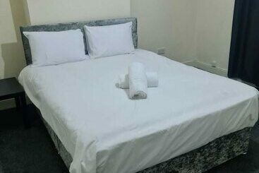 اقامتگاه Lovely 2 Bed House In Bolton Greater Manchester