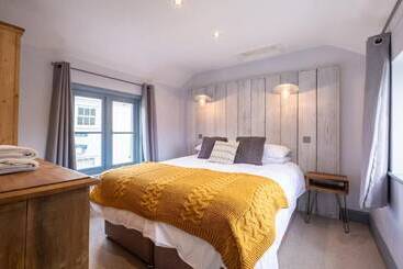 Sailmaker S Cottage
