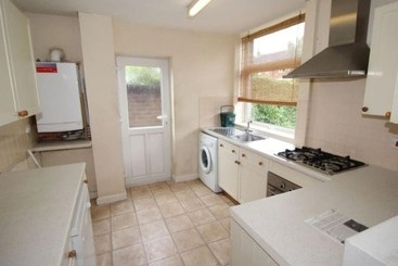اقامتگاه Inviting 5 Bed House In Stockport Bramhall