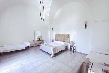 هتل Albergo Diffuso Cortellenica