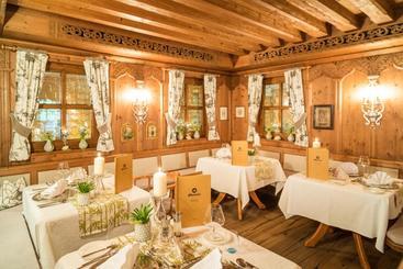 Отель Wellnessresidenz Alpenrose