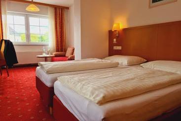 ホテル Wirt Im Feld