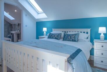 Glebe Cottage   St Florence