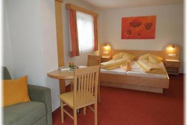 تختخواب و صبحانه Gästehaus Edelweiss