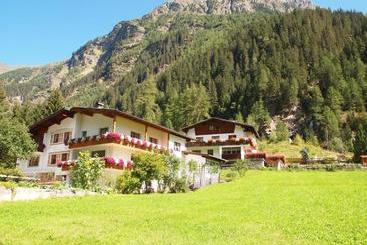 Bed and Breakfast Ferienhaus Waldner