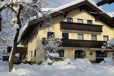 Отель Haus Schön Weberhof