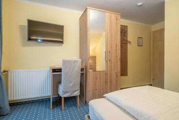 Bed and Breakfast Pension Falkensteiner