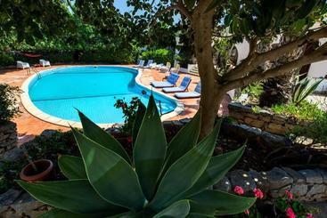 هتل Relais Le Nereidi