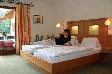 هتل Garni Pension Zur Wacht