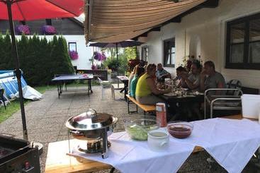 پانسیون Jugendgästehaus Oberau
