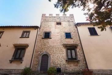 هتل Castello Di Fezzana