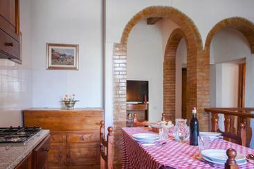 هتل Castello Di Fezzana