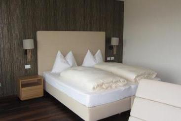 هتل Ferienhaus Maria Schnee