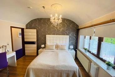 旅馆 Airport Hallbergerhof