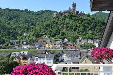 Flair Hotel Am Rosenhügel   Garni