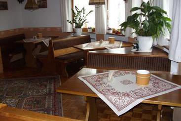 هتل Haus Viol
