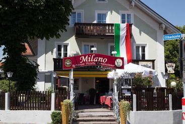 ホテル Ristorante Milano