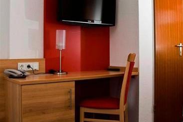Airport Hotel Karsten