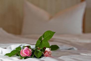 Airport Hotel Karsten