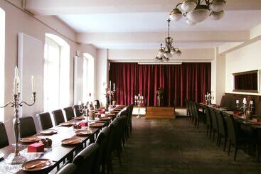 ホテル Brauerei   Ausschank Zur Krone