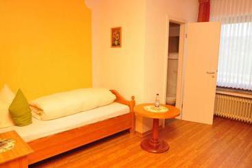 膳宿费 Kempenich Gasthof