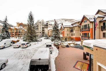 هتل آپارتمان Ski In, Ski Out Studio Condo In The Heart Of Lionshead Village With Hot Tubs And Pool