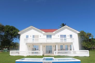 פנסיון The White House On The Ocean