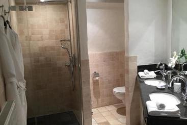 هتل B&b Auberge De Klasse