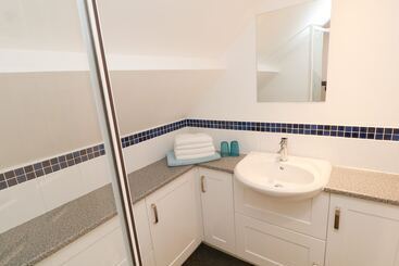 بيت ريفى Old Queen's Head