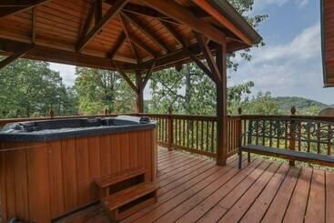 コテージ Mountain View   2 Bedrooms, 2 Baths, Sleeps 6 Cabin By Redawning