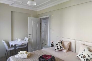 ペンション Lara Konukevi