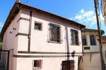 پانسیون Guesthouse Xenios Zeus