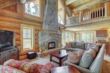 کلبه Timber Ridge Lodge 4 Bedroom Home By Redawning