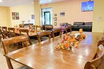فندق The Oasis Extended Stay