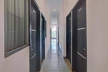 Otel Oyo 90419 Azzahra Homestay Syariah