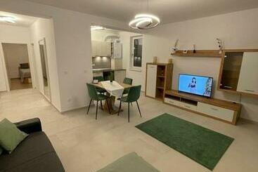 דירות לתיירים Pin Apartaments 1